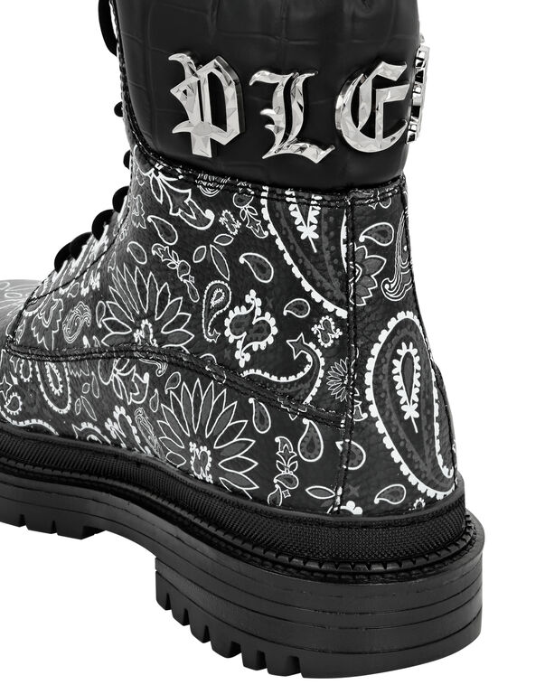 Boots Mid Flat Paisley Boots Mid Flat Paisley
