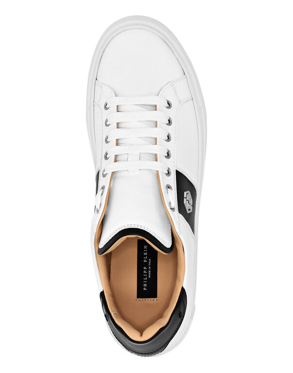 Leather Lo-Top Sneakers Hexagon
