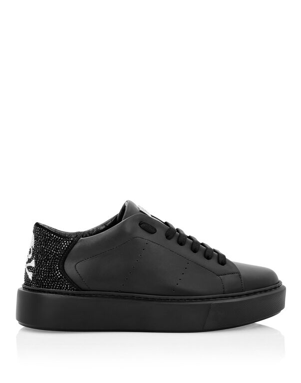 Lo-Top Sneakers Skull