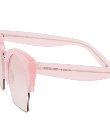 Sunglasses Statement