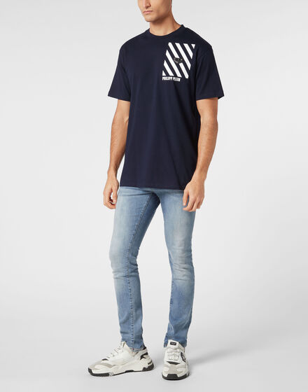 Round Neck T-Shirt Lines