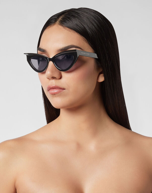 Sunglasses Statement