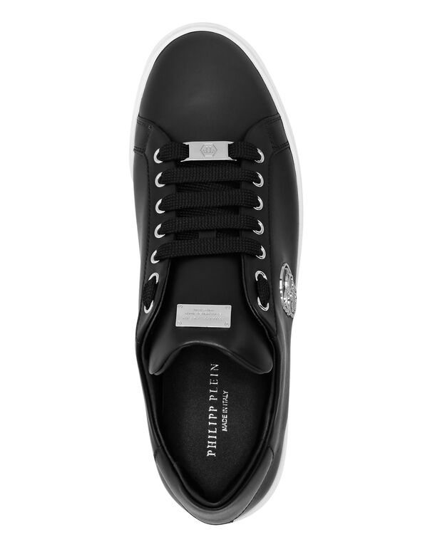 Nappa Leather Lo-Top Sneakers Skull