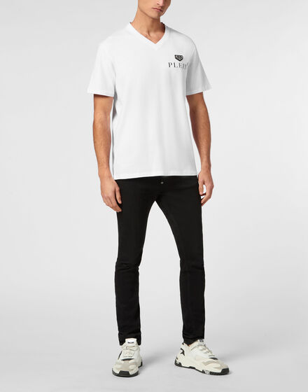 V-Neck T-Shirt Plaque