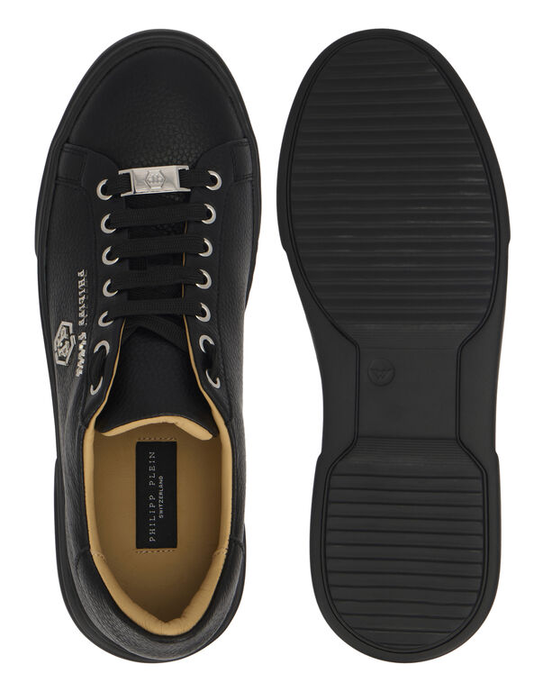 Leather Lo-Top Sneakers Hexagon