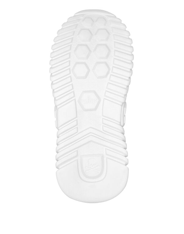 LO-TOP SNEAKERS SUPERSONIC