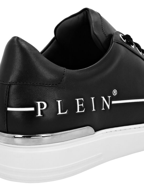 Lo-Top Sneakers Istitutional Lo-Top Sneakers Istitutional