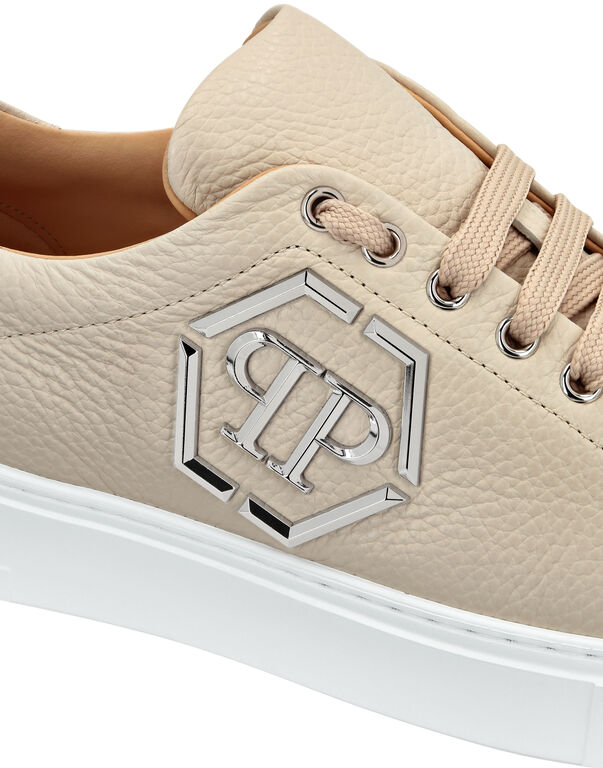 Leather Lo-Top Sneakers Hexagon