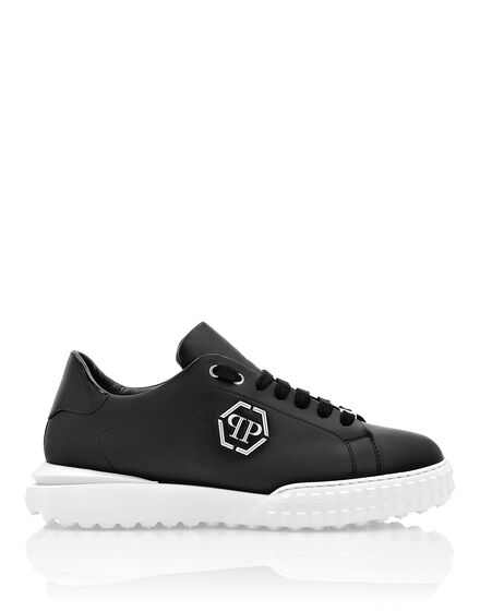 Lo-Top Sneakers