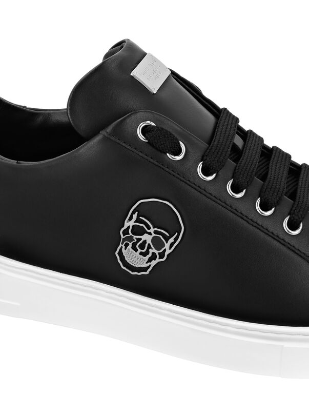 Nappa Leather Lo-Top Sneakers Skull