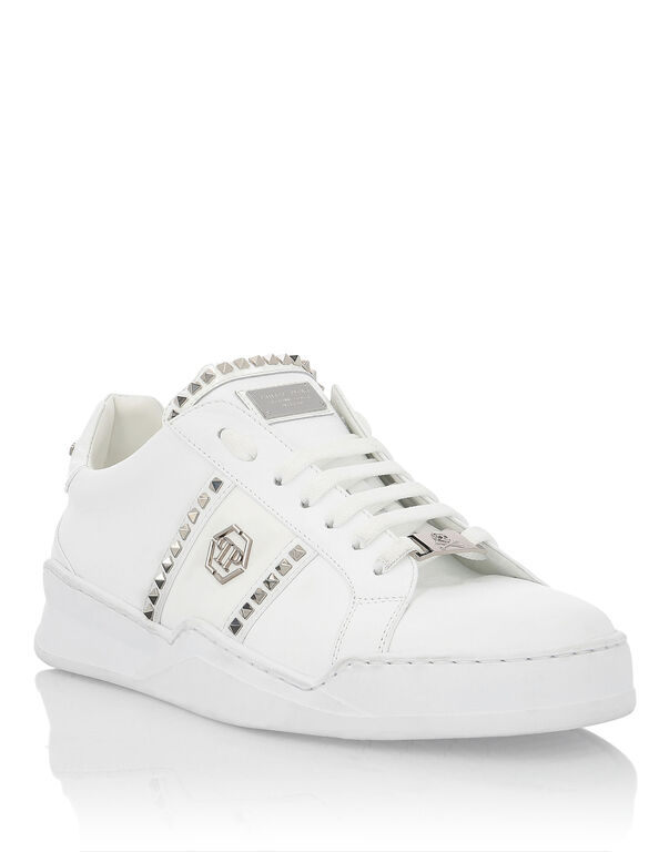 Lo-Top Sneakers Studs