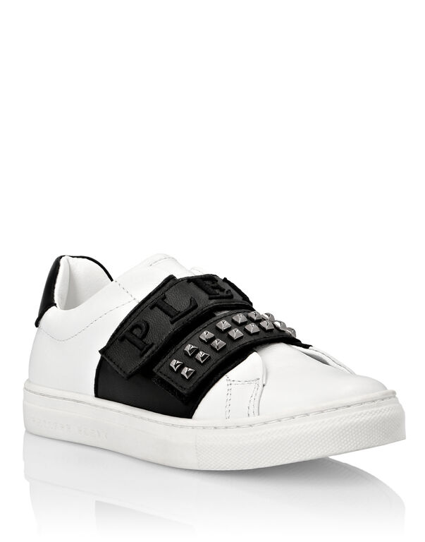 Lo-Top Sneakers Studs