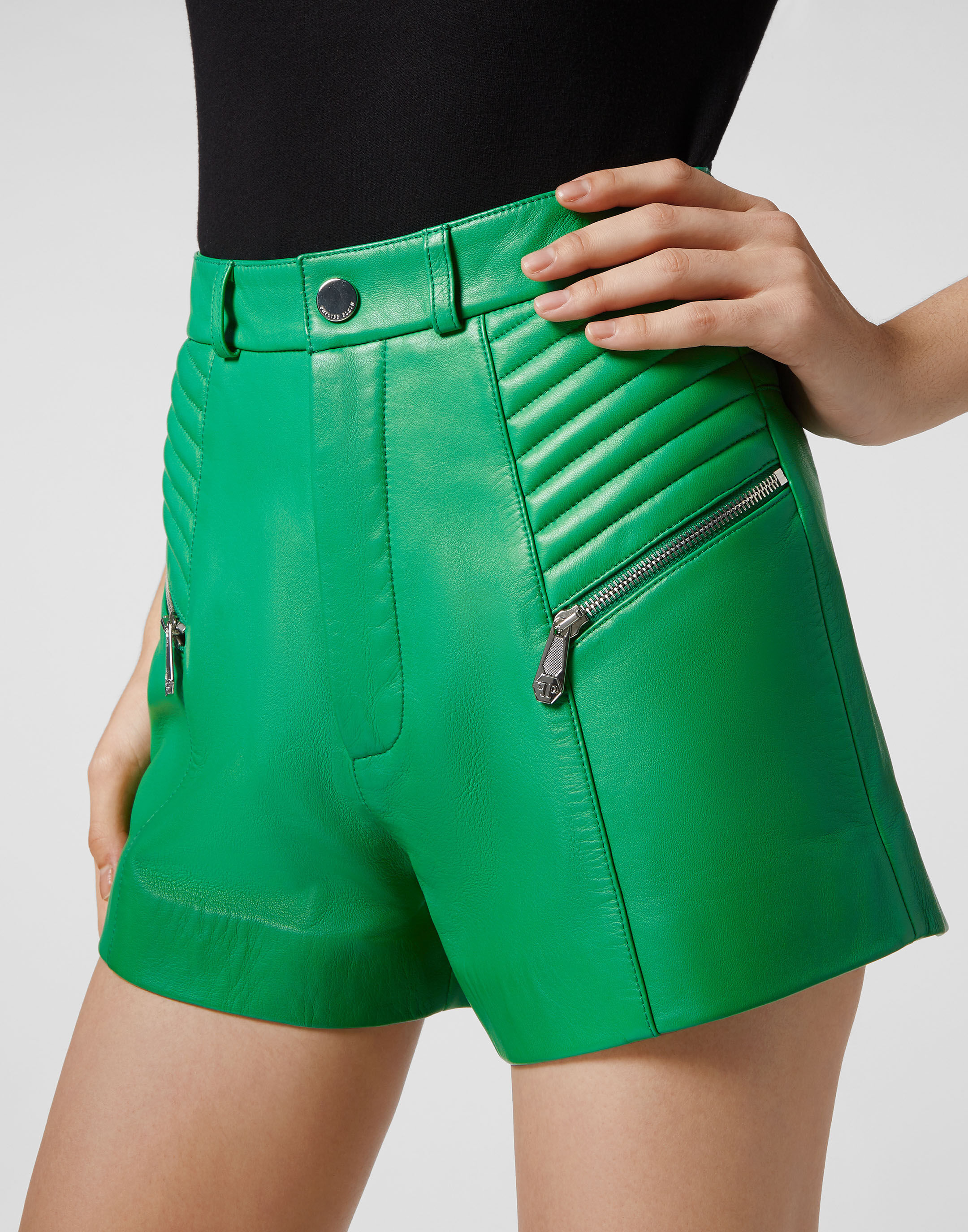 Leather hot pants 2025