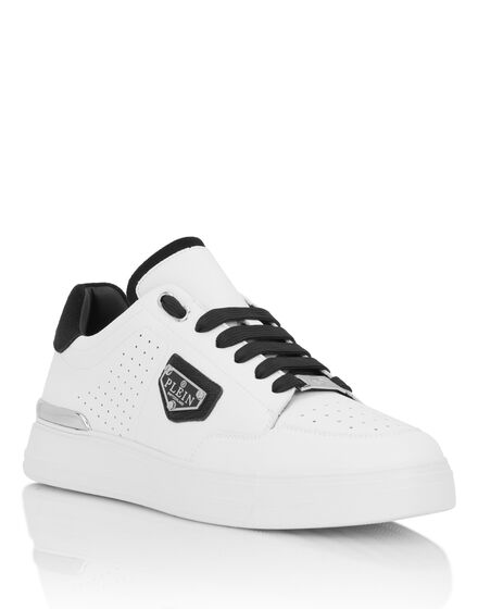 Low-Top Sneakers Triangle