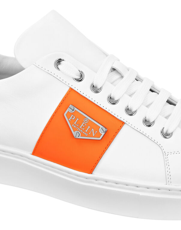 Lo-Top Sneakers Triangle Plein