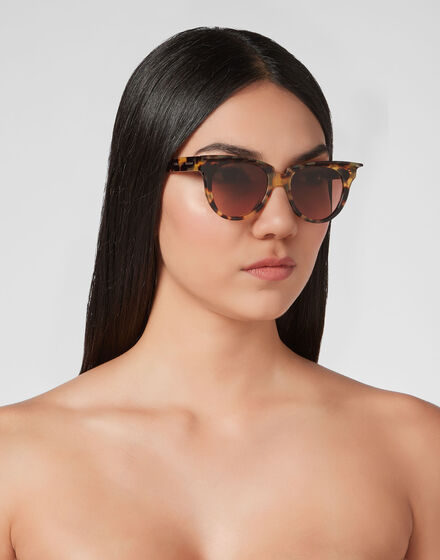 Sunglasses Statement