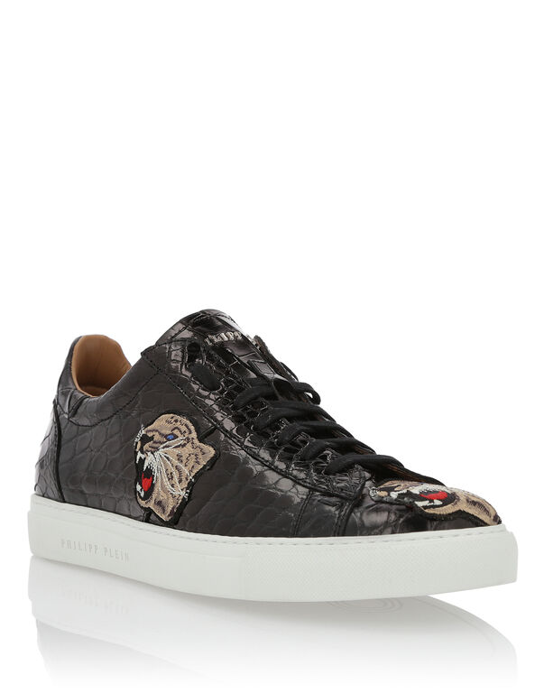 Lo-Top Sneakers "Hyena"