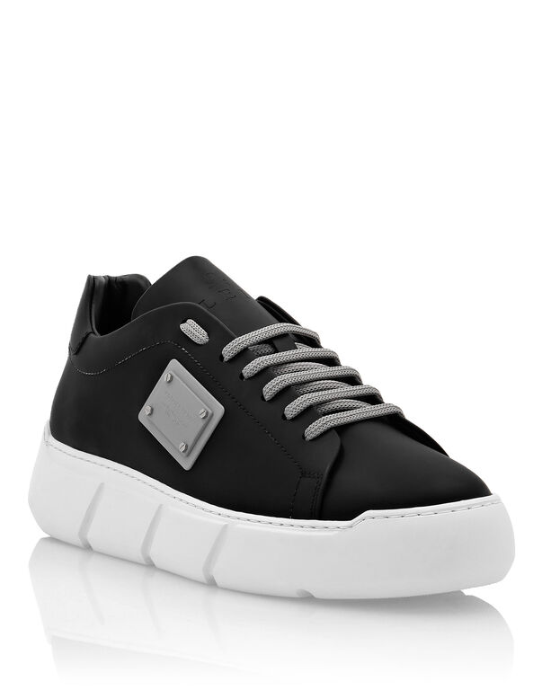 Lo-Top Sneakers Istitutional