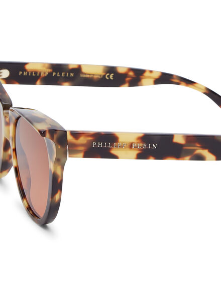 Sunglasses Statement