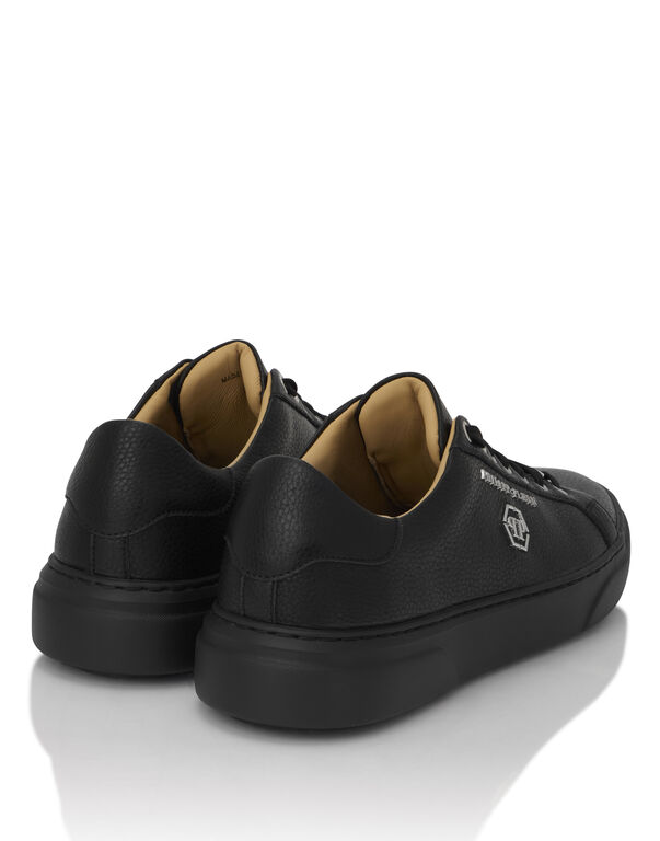 Leather Lo-Top Sneakers Hexagon