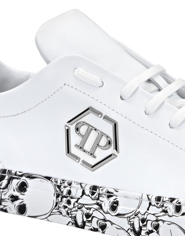Lo-Top Sneakers hexagon and Skull