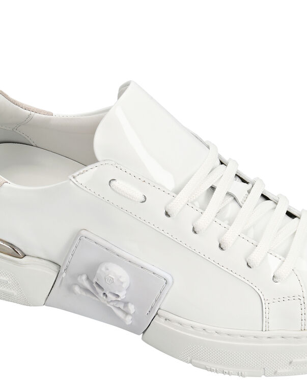 Lo-Top Patent Leather Sneakers Skull