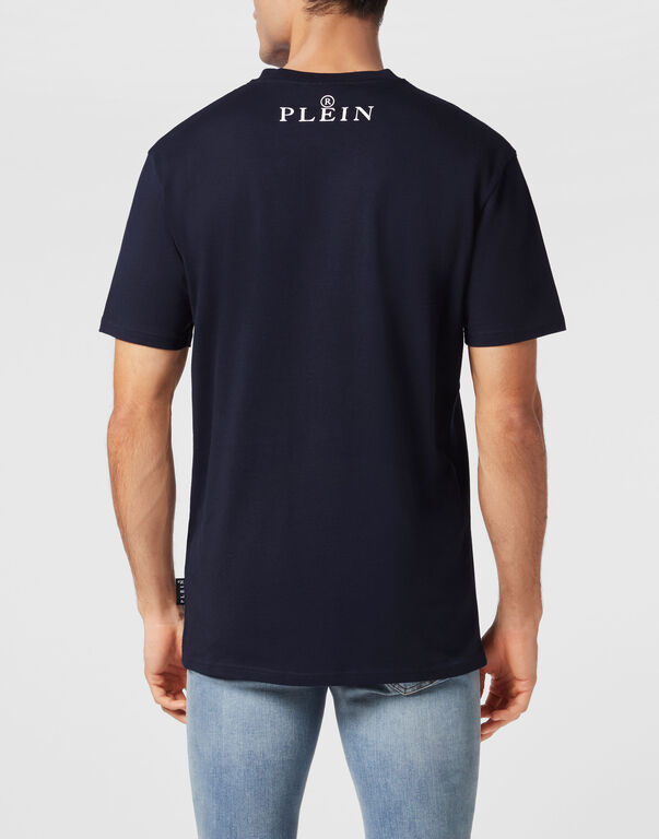 V-Neck T-Shirt Logo Skull