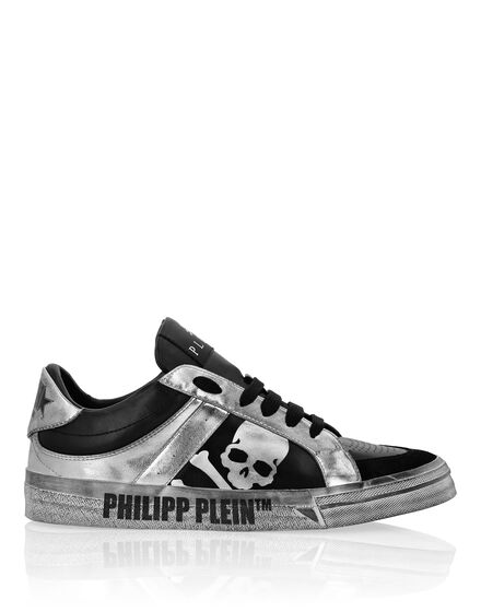 Lo-Top Leather Sneakers Retrokickz TM Lo-Top Leather Sneakers Retrokickz TM