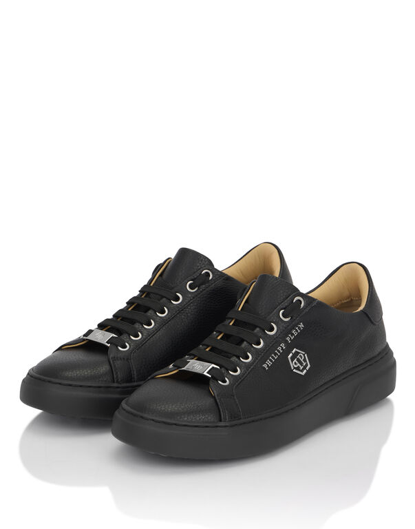 Leather Lo-Top Sneakers Hexagon