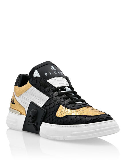 LO-TOP SNEAKERS PHANTOM KICK$ PYTHON GOLD SKULL