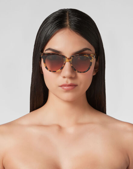 Sunglasses Statement