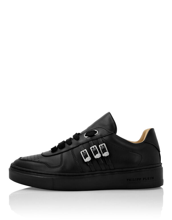Nappa Leather Lo-Top Sneakers Skull