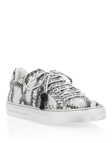 Lo-Top Sneakers Statement