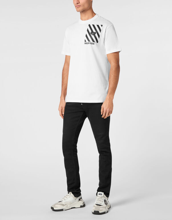 Round Neck T-Shirt Lines