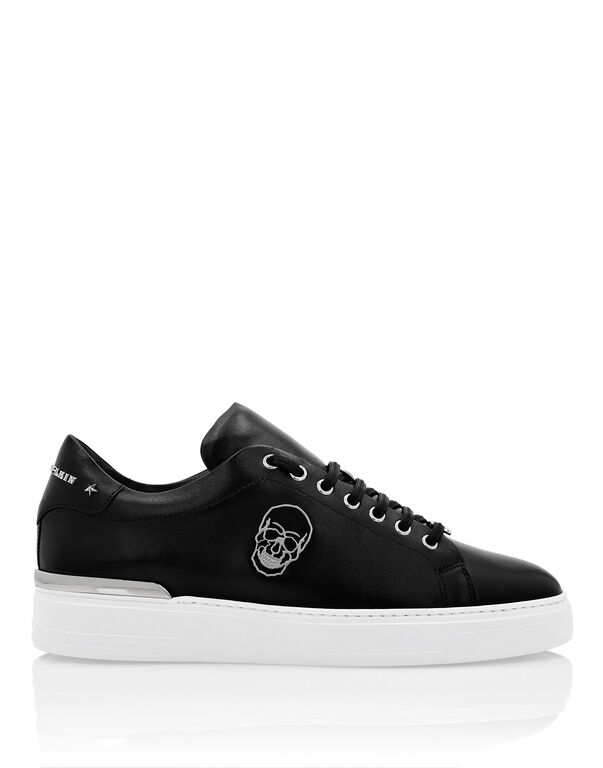 Lo-Top Sneakers The $kull TM