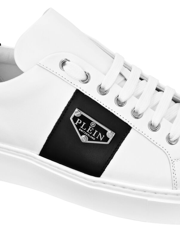 Lo-Top Sneakers Triangle Plein