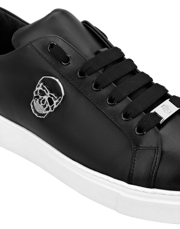 Lo-Top Sneakers Skull