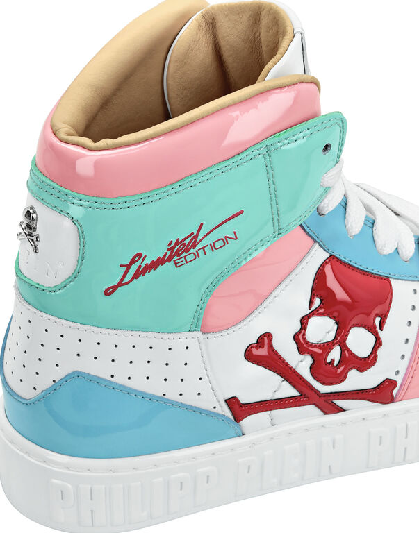 HI-TOP SNEAKERS NOTORIOUS PATENT SKULL