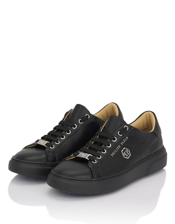 Leather Lo-Top Sneakers Hexagon
