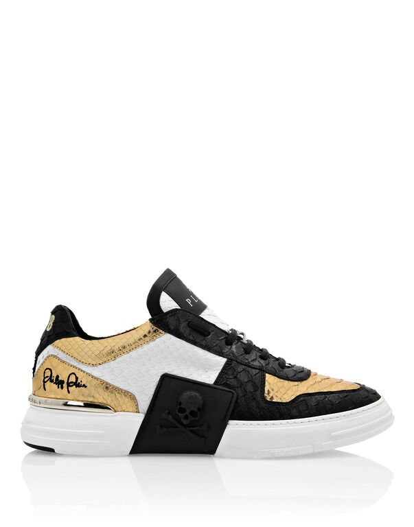 LO-TOP SNEAKERS PHANTOM KICK$ PYTHON GOLD SKULL