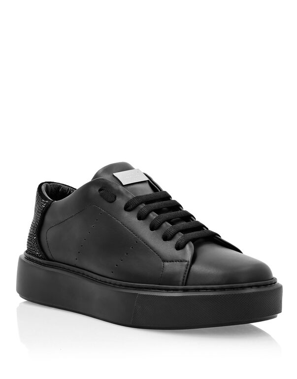 Lo-Top Sneakers Skull