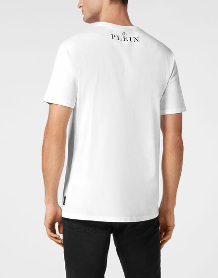 V-Neck T-Shirt Logo Skull