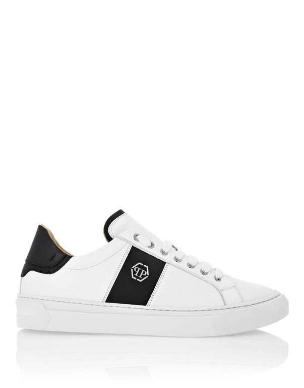 Leather Lo-Top Sneakers Hexagon