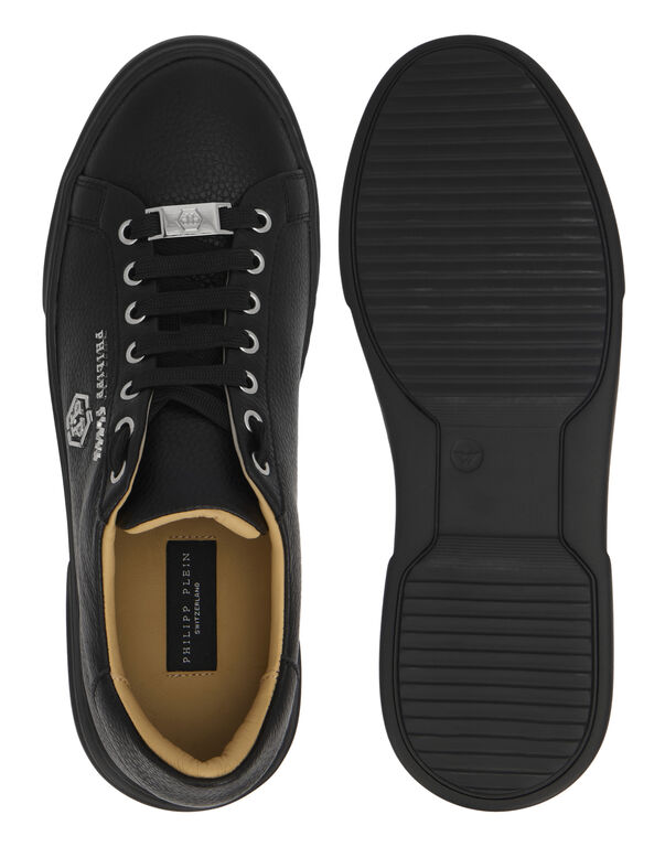 Leather Lo-Top Sneakers Hexagon