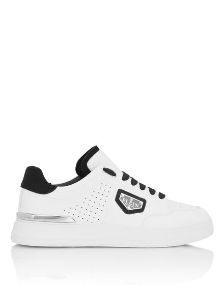 Low-Top Sneakers Triangle