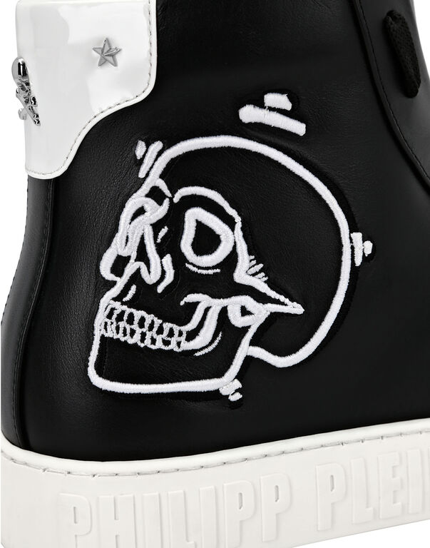 Hi-Top Sneakers Skull