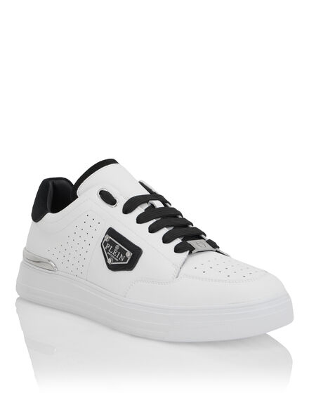 Low-Top Sneakers Triangle