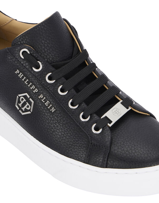 Leather Lo-Top Sneakers Hexagon