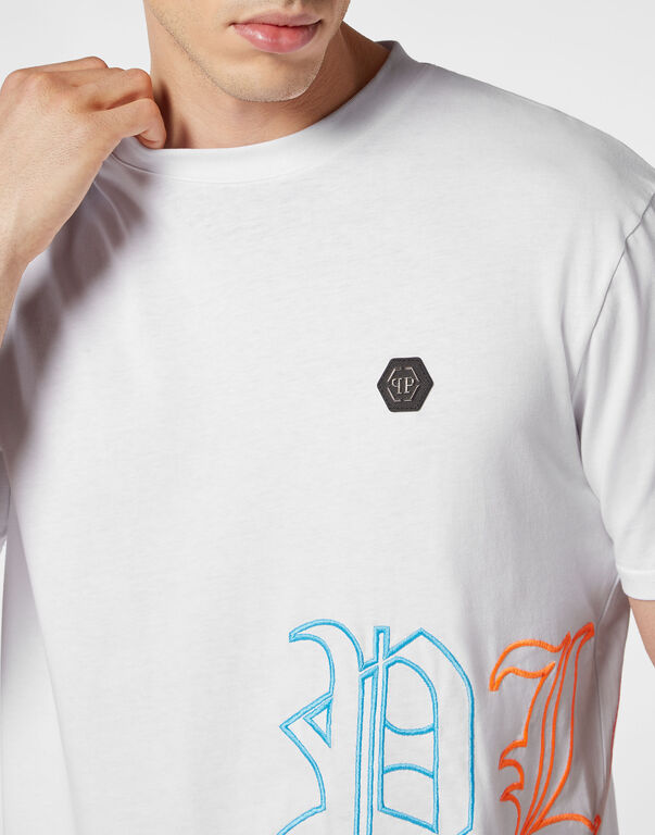 Embroidered T-shirt Round Neck SS Embroidered T-shirt Round Neck SS