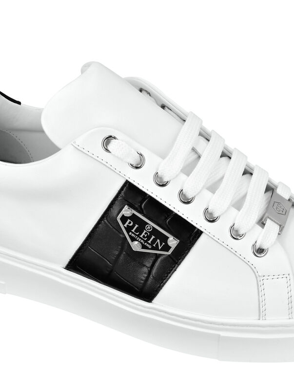 Nappa Leather Lo-Top Sneakers Triangle Plein